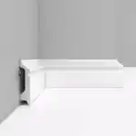 Плинтус белый матовый D122-115 ДМ  DECOMASTER 78*21*2400 мм