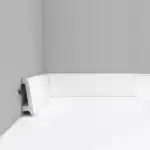 Плинтус напольный D231 DECOMASTER 58*18*2000 мм