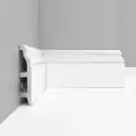 Плинтус белый D232-115 DECOMASTER 100*22*2400 мм