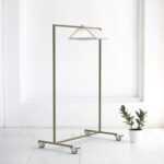 Рейл для одежды на колесах минимализм a золотой ARCHPOLE