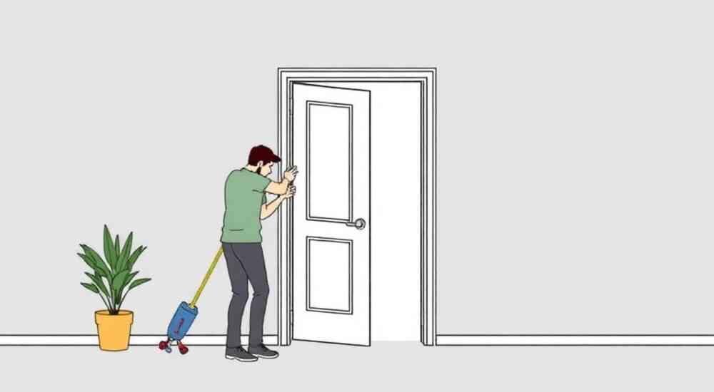 Как правильно закрепить наличники на межкомнатную дверь
