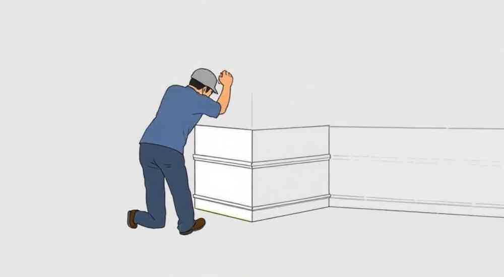 Как состыковать потолочный плинтус в углах пошагово