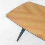 Обеденный стол Boomerang Table