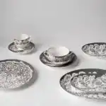 Супница порционная с подстановочным блюдцем, коллекция «Перья на черном» Хохлома